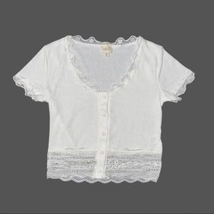 Caution to the Wind Lace Buttoned Top. Size: M. Color: White.